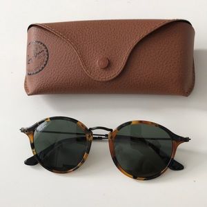 Tortoise Round Fleck Rayban Sunglasses (Unisex!)
